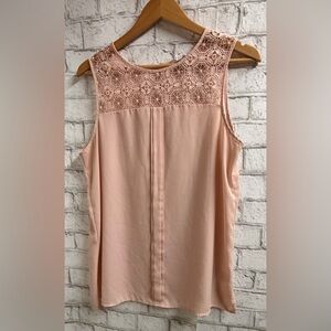 Lace Yoke Sleeveless Blouse in Peach